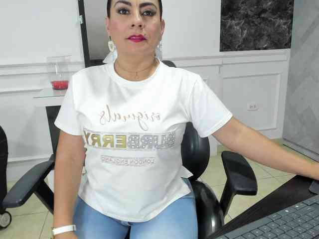 Ladyxmilf webcam