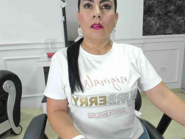 Ladyxmilf webcam
