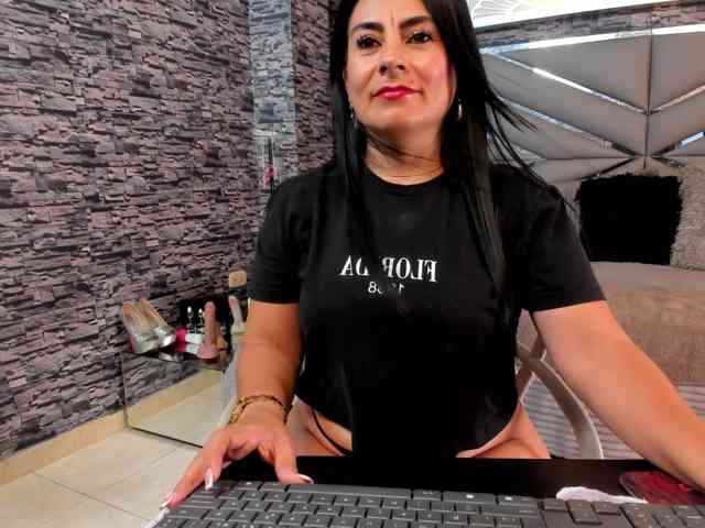 Ladyxmilf webcam