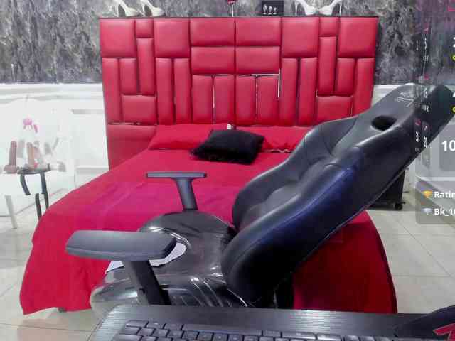 Ladyxmilf webcam