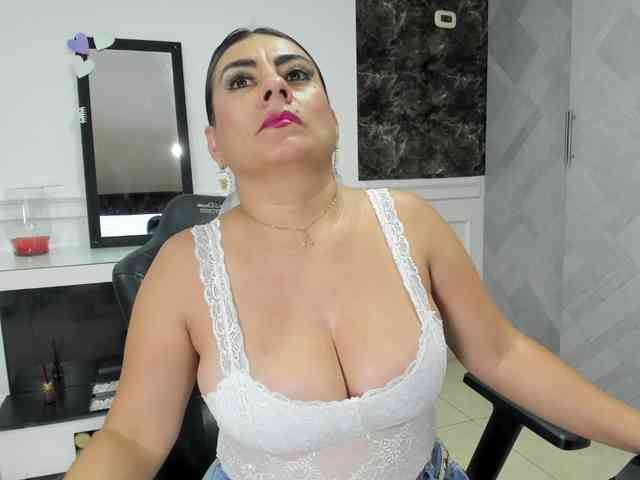 Ladyxmilf webcam