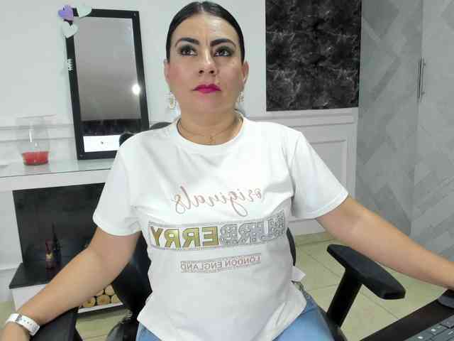 Ladyxmilf webcam