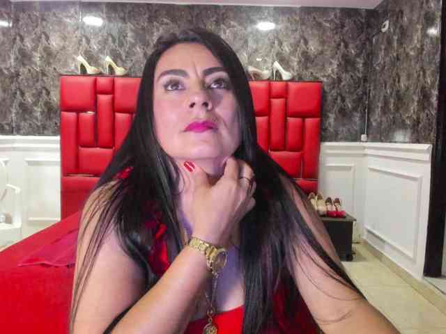 ladyxmilf's live room