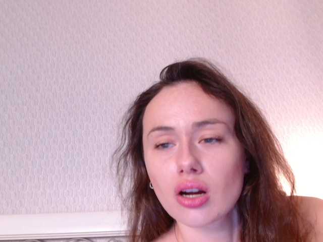 le modèle Dikiy_Angel est en webcam porno dans un show sur le site bongacams, il possède les tags suivants: White/Caucasian,Brunette,Shaved