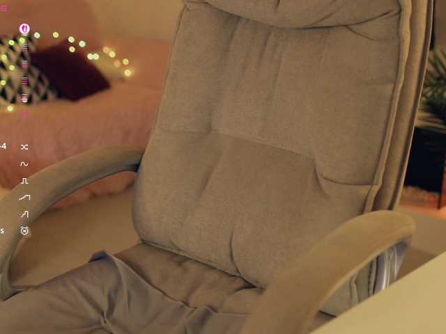 -white-kitty-'s BongaCams show and profile