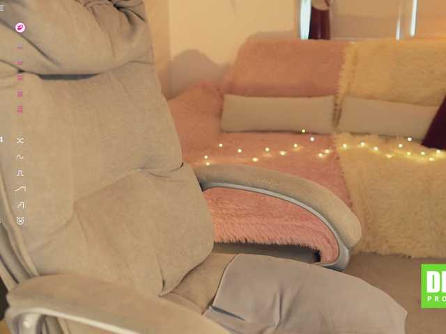 -white-kitty- live cam on BongaCams