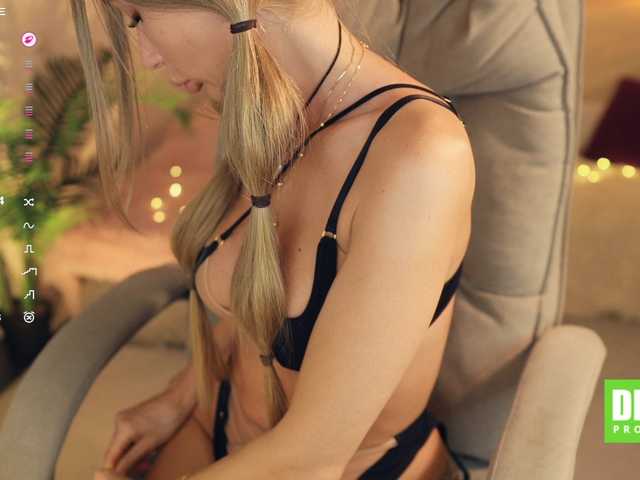 -white-kitty- live cam on BongaCams