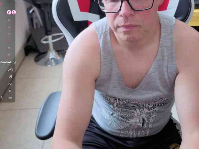 Naughtytoysboy