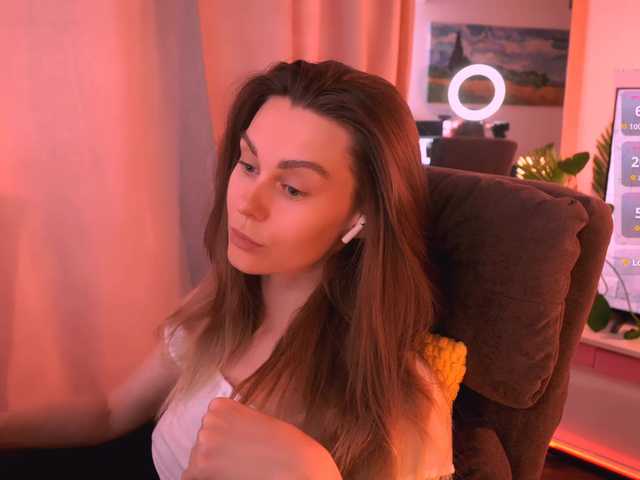 le modèle VIRTUAL_MUSE est en webcam porno dans un show sur le site bongacams, il possède les tags suivants: White/Caucasian,Brunette,Shaved