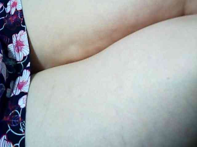CrimsonVeil webcam