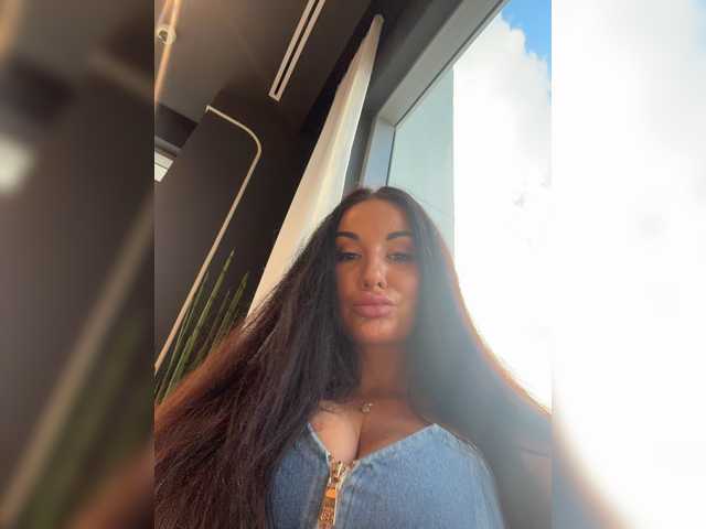 Vishenka7777 live cam on BongaCams