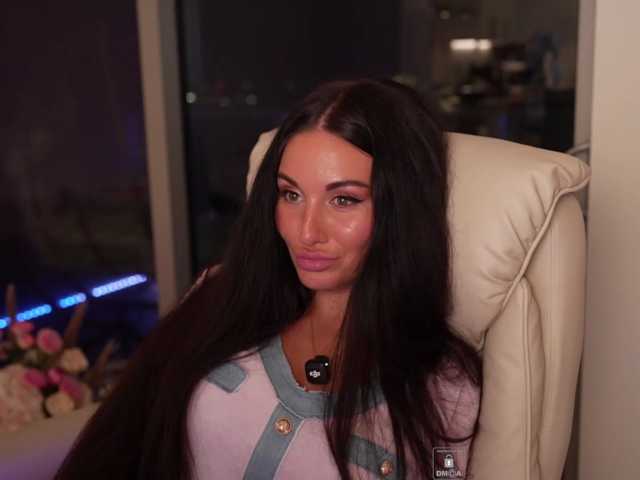 Vishenka7777 live cam on BongaCams
