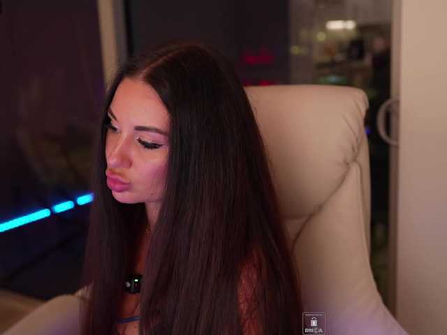 Vishenka7777 live cam on BongaCams
