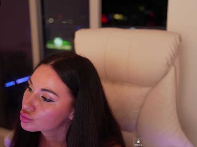 Vishenka7777 live cam on BongaCams