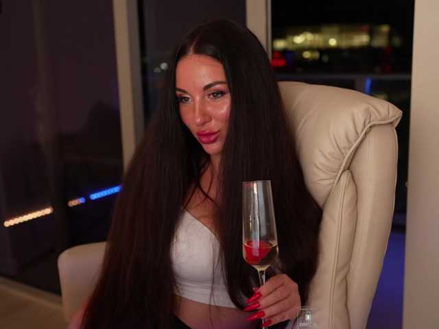 Vishenka7777 live cam on BongaCams