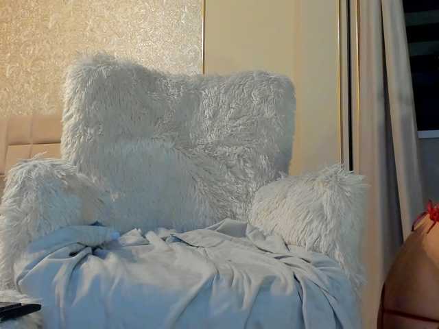 LovellyEmma live cam on BongaCams