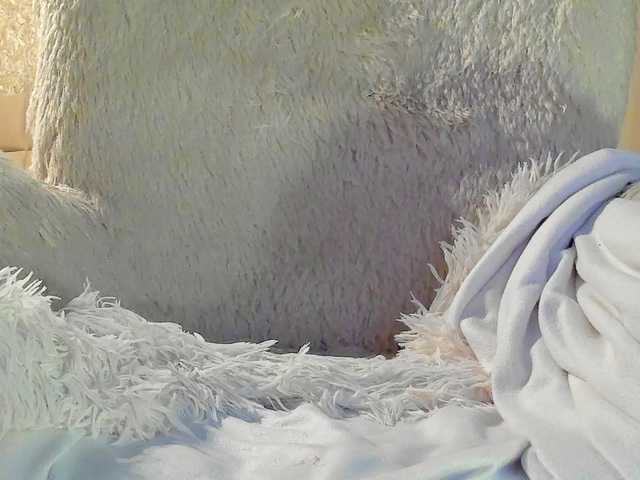 lovellyemma online