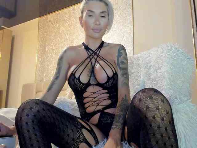 LovellyEmma webcam