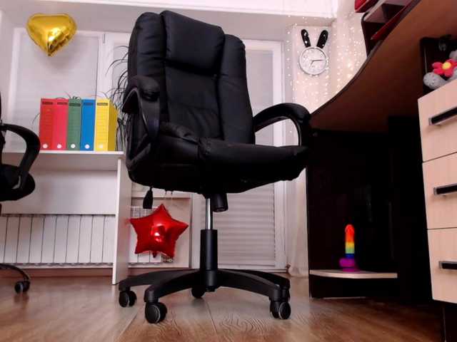 Carrie1337 live cam on BongaCams