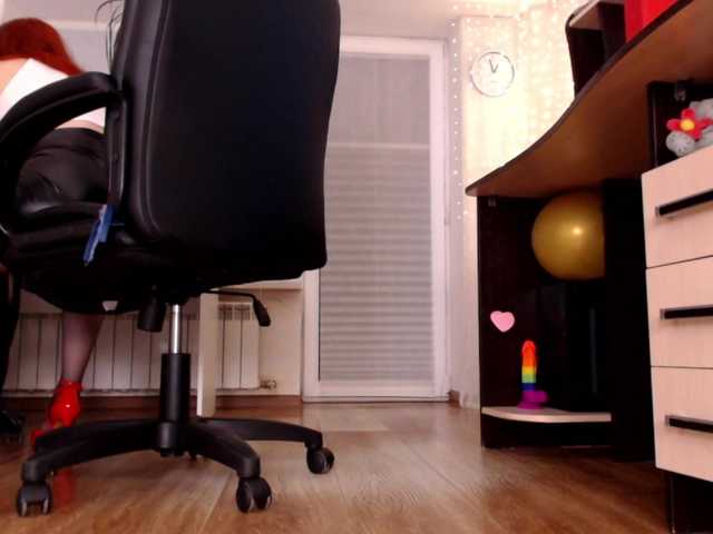 Carrie1337's BongaCams show and profile