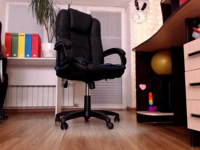 Carrie1337's BongaCams show and profile