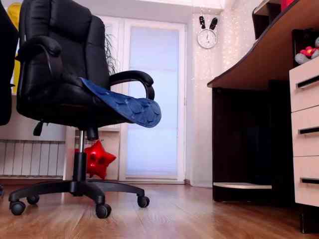 Carrie1337 webcam