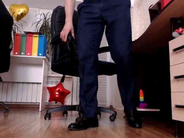 Carrie1337 webcam