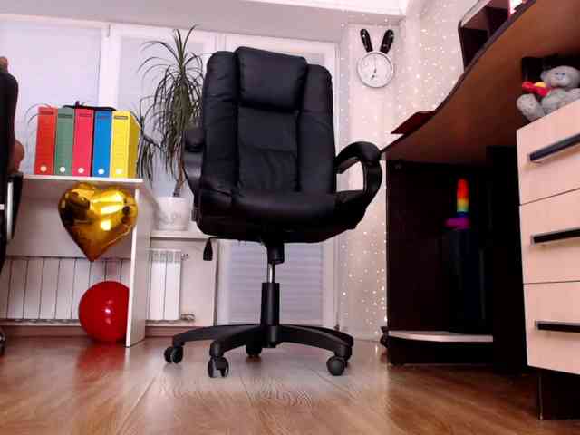 Carrie1337 webcam