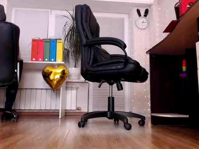 Model: Carrie1337