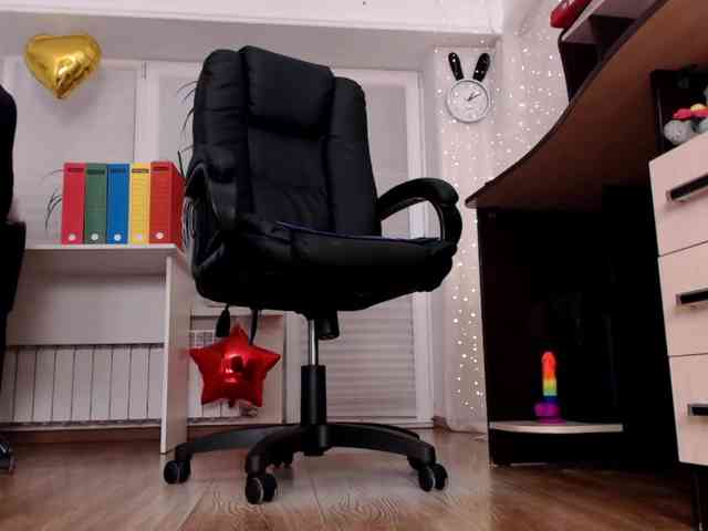 Model: Carrie1337