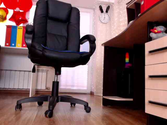 Carrie1337 webcam