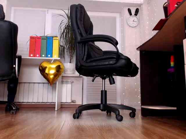 Model: Carrie1337