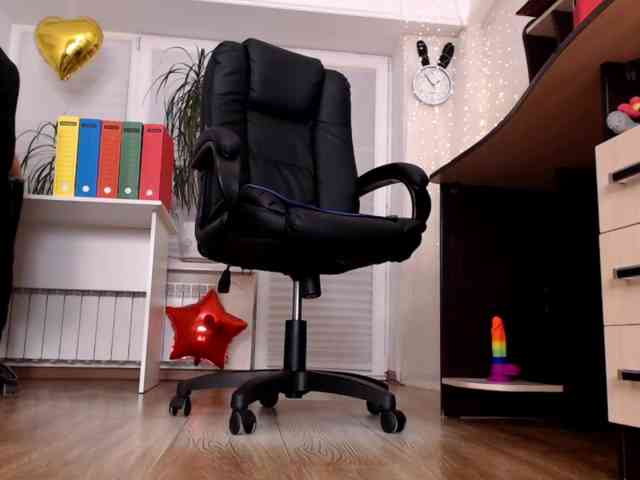 Carrie1337 webcam