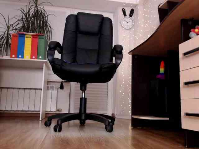 Carrie1337 webcam