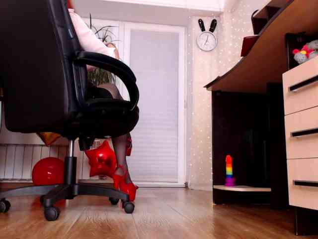 Carrie1337 webcam