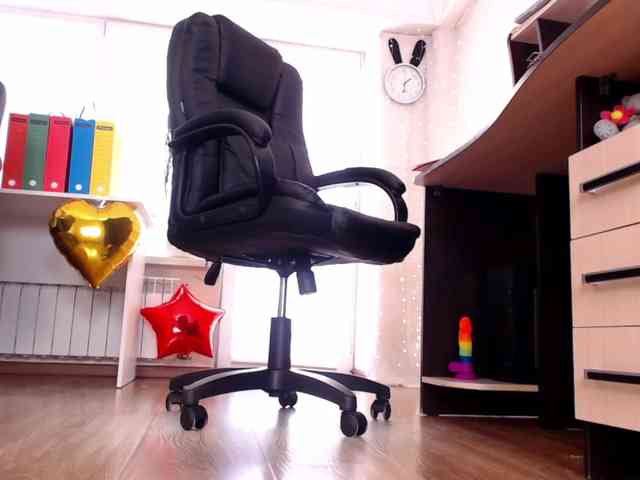 Model: Carrie1337