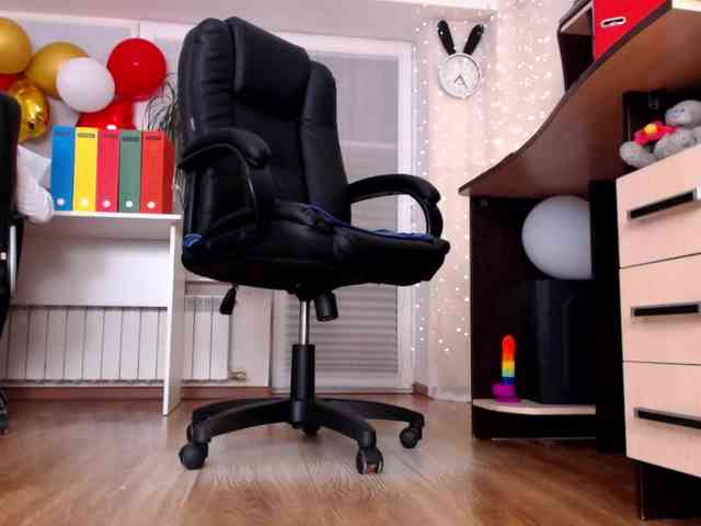 Carrie1337 webcam
