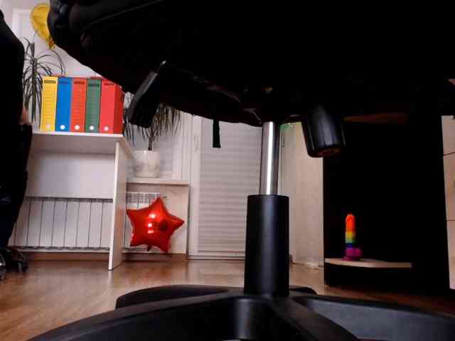 Carrie1337 webcam