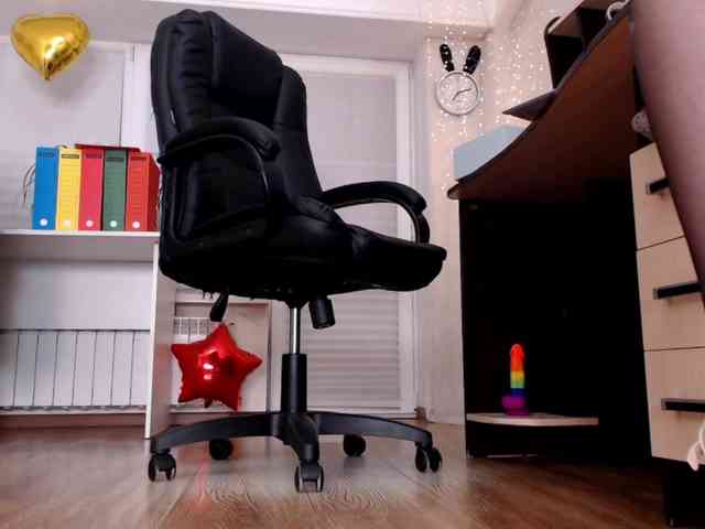 Carrie1337 webcam