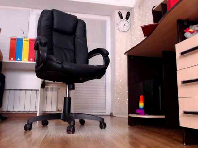 Carrie1337 webcam