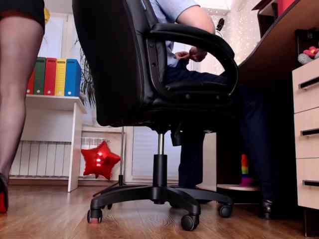 Carrie1337 webcam