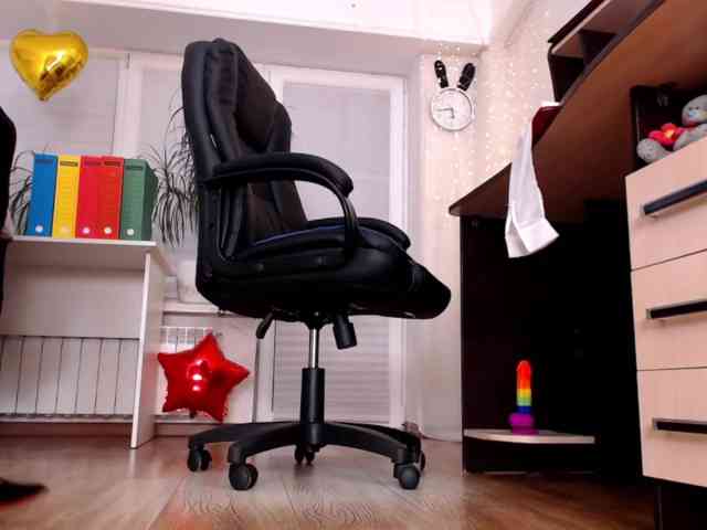 Carrie1337 webcam