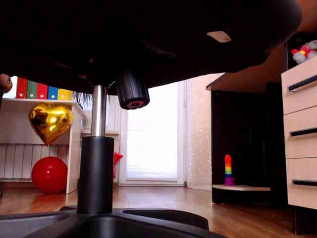 Carrie1337 webcam