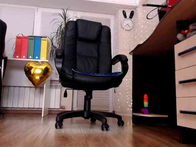 Carrie1337 webcam