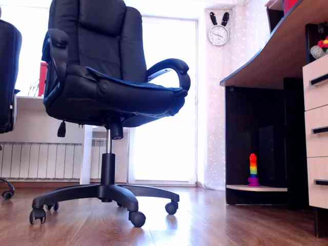 Carrie1337 webcam