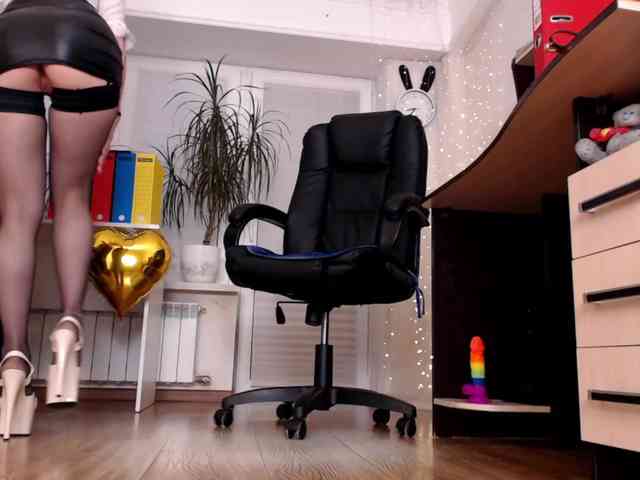Carrie1337 webcam