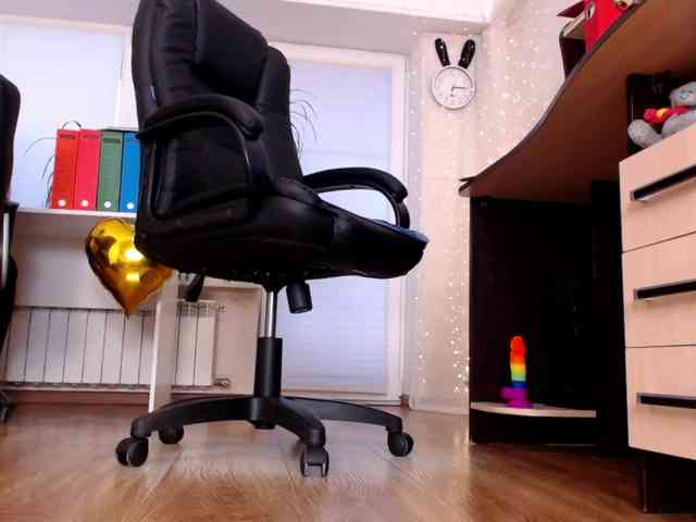 Model: Carrie1337