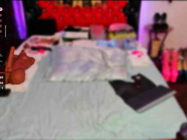Slutty_milf_bitch webcam
