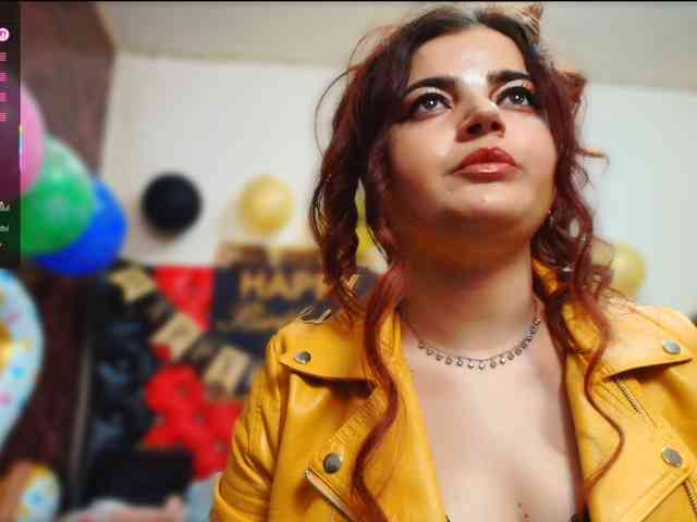 Slutty_milf_bitch webcam