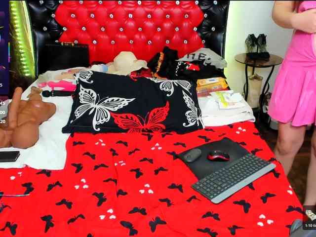 Slutty_milf_bitch webcam